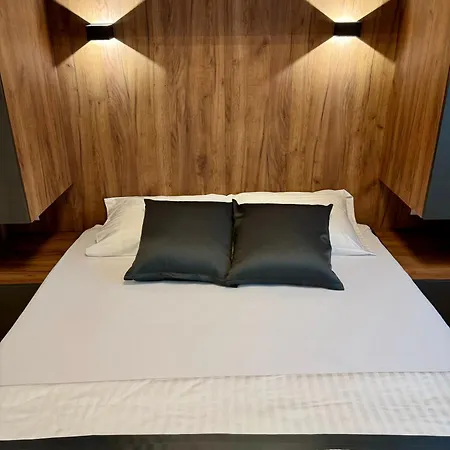 Downtown Riverside Apartments Üsküp Dış mekan fotoğraf
